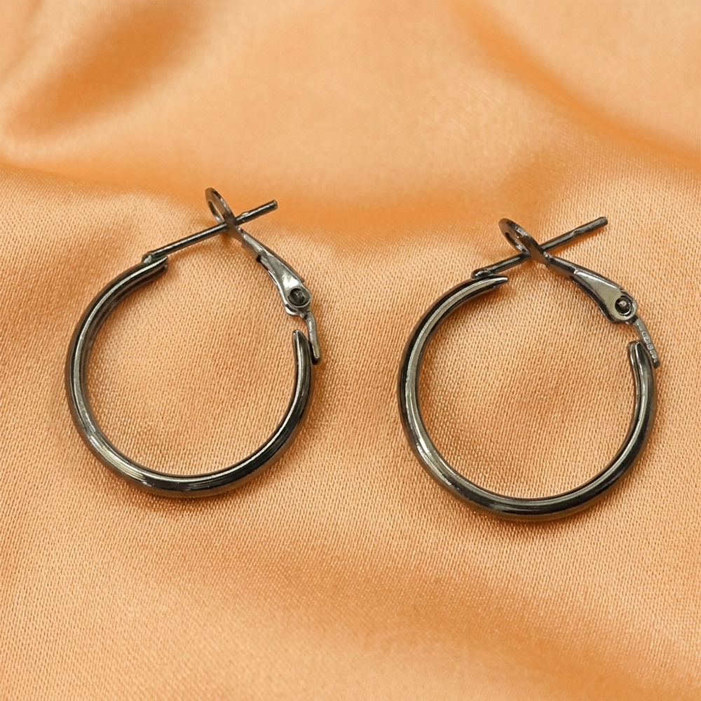 JewelMaze Classic Black Finish Hoop Earrings