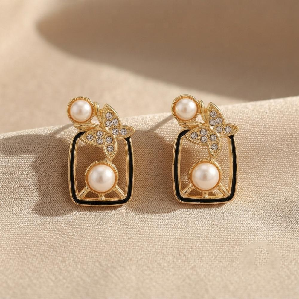 JewelMaze Gold Plated Butterfly Motif Austrian Stone & Pearl Stud Earrings for Women 