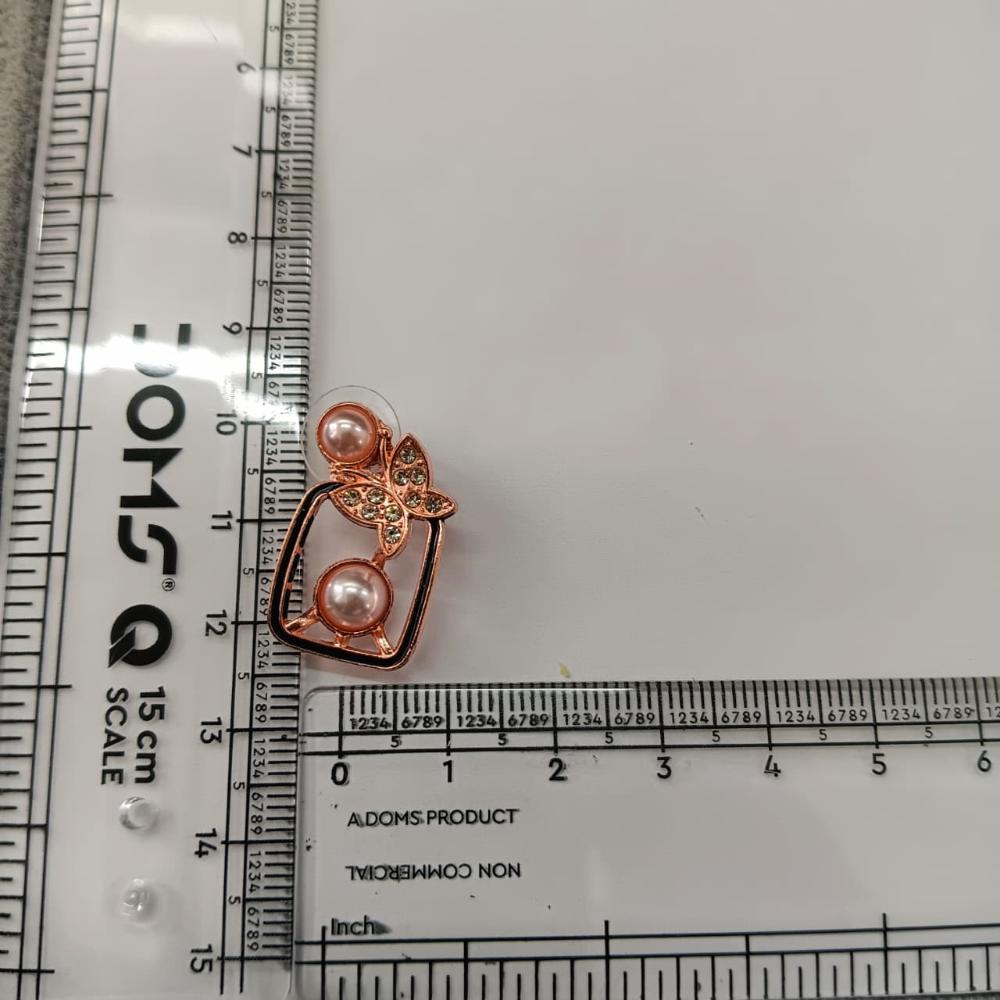 JewelMaze Rose Gold Plated Butterfly Motif Austrian Stone & Pearl Stud Earrings for Women